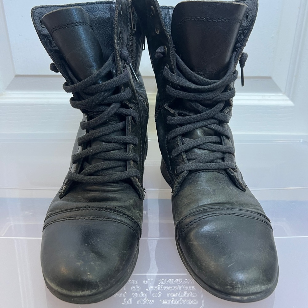 Steve Madden Troopa Boots - size 8.5